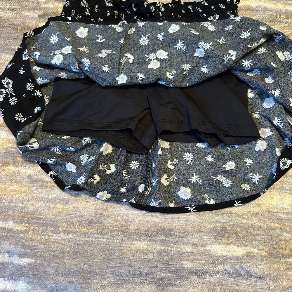 Wonder Nation Black Floral Mini Skirt - Picture 2 of 3